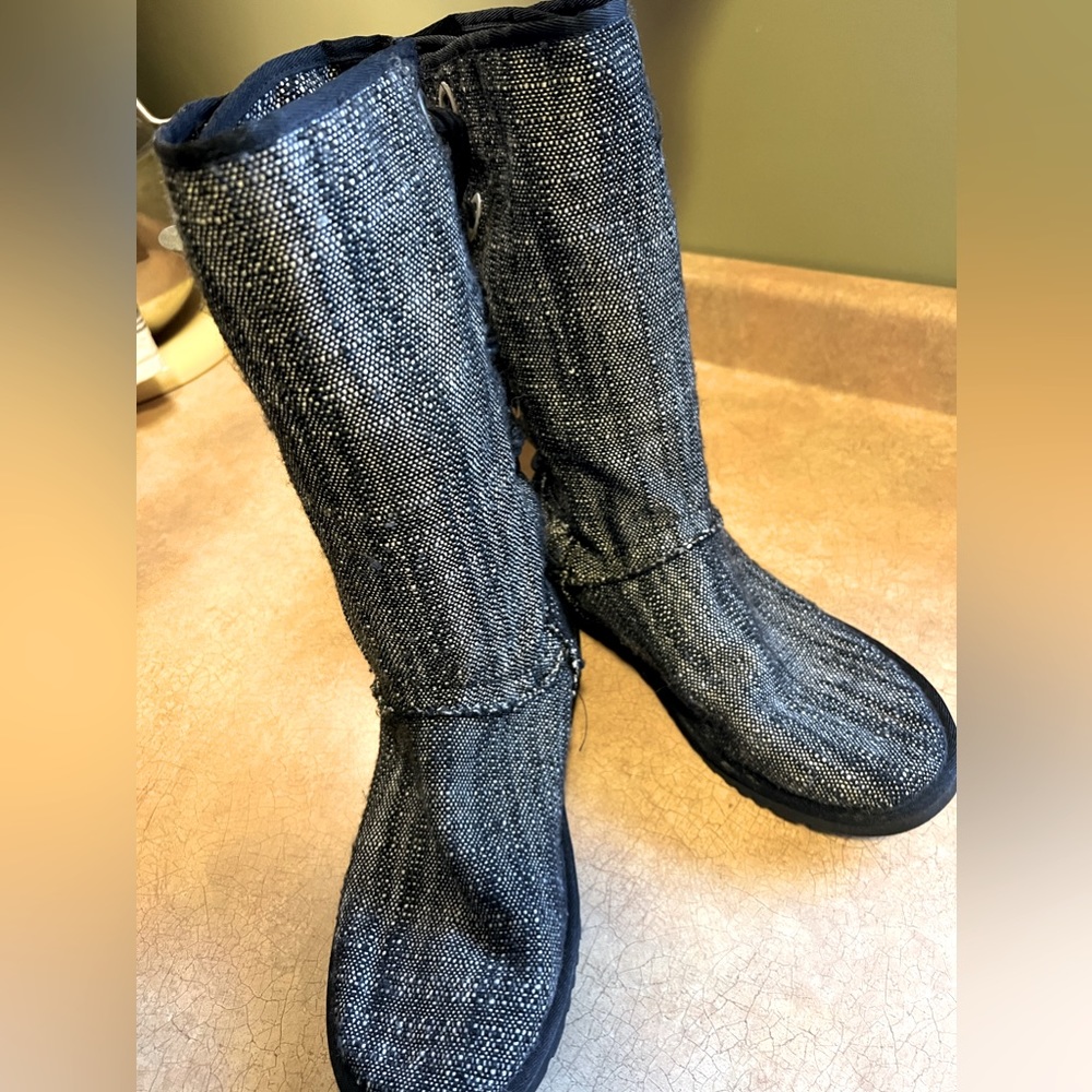 Womens slip on Ugg